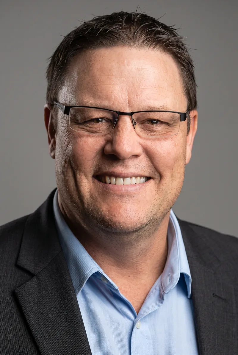 AI-generated portrait of Glenn Lazarus OAM, keynote speaker