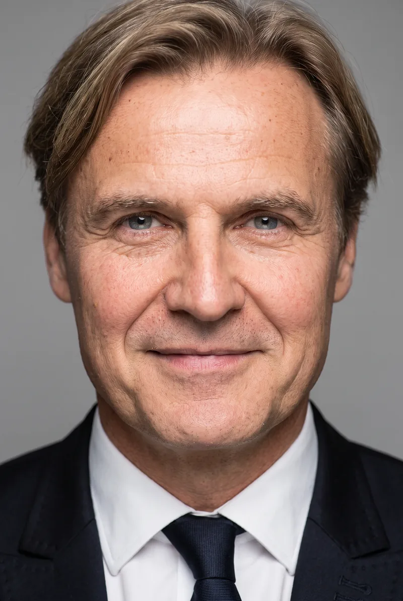 AI-generated portrait of Siimon Reynolds, keynote speaker