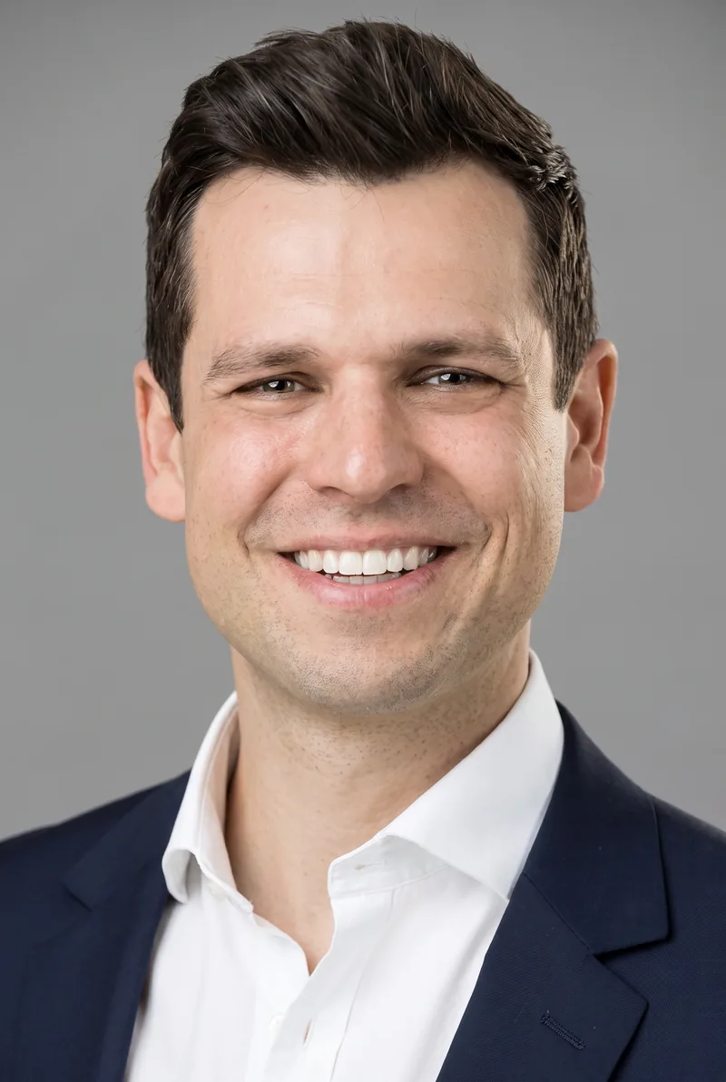 AI-generated portrait of Simon Kuestenmacher, keynote speaker